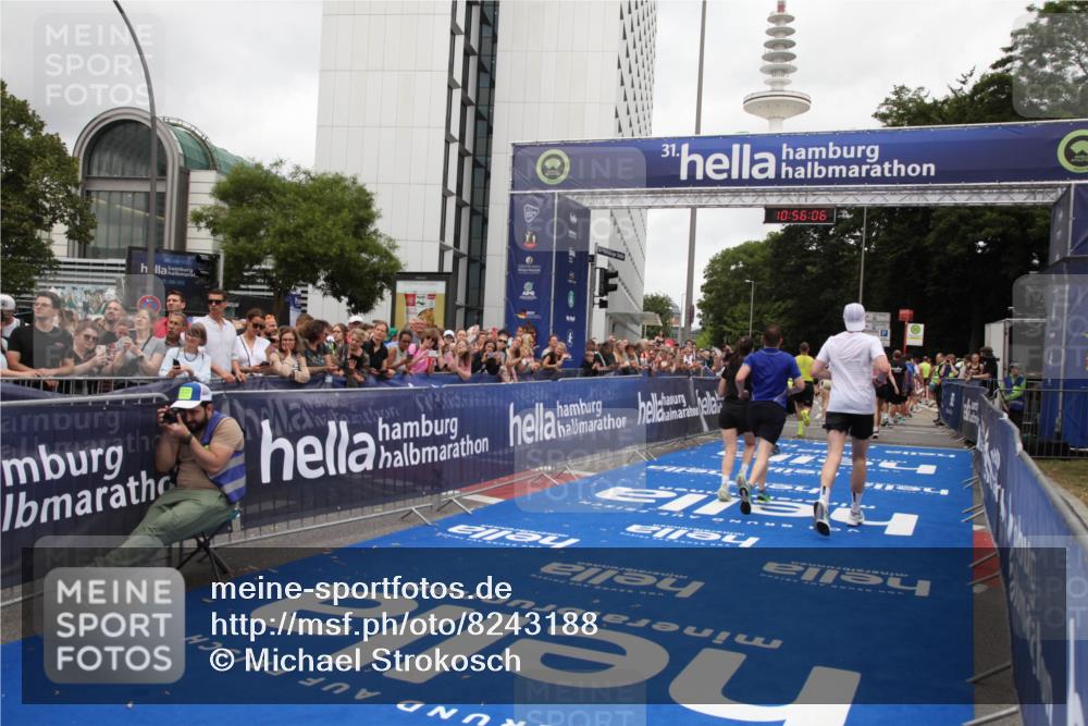 29.06.2025 - hella hamburg halbmarathon Michael Strokosch http://msf.ph/oto/8243188 29.06.2025 10:56:05 Ziel 1180, 3042, 3058, 7147, 7594, 10084, 14867, 15184, 15868, 15884, 16176, 18212 meine-sportfotos.de