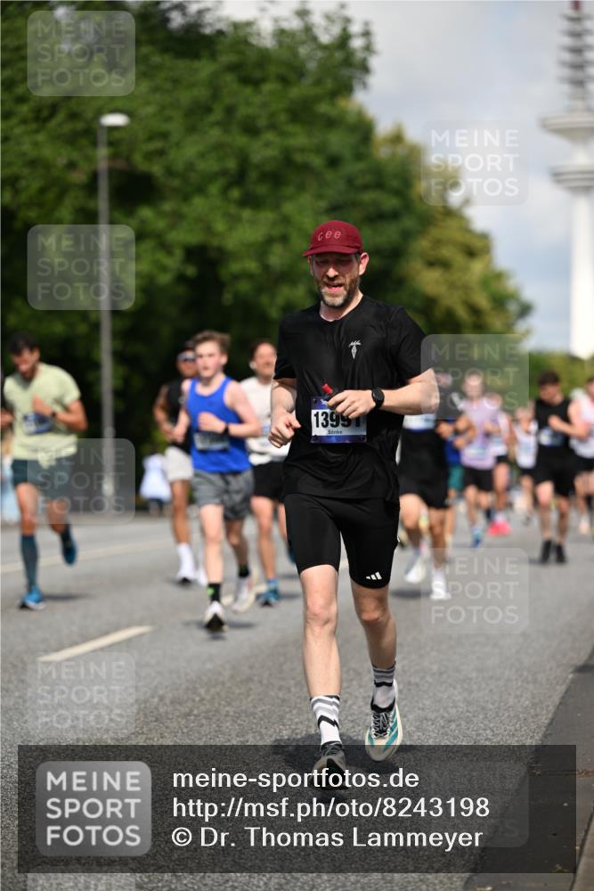 29.06.2025 - hella hamburg halbmarathon Dr. Thomas Lammeyer http://msf.ph/oto/8243198 29.06.2025 09:51:11 Kennedybrücke 1164, 1217, 1562, 1644, 2196, 2296, 2404, 3783, 4602, 5092, 5923, 8362, 8901, 9944, 10384, 10968 meine-sportfotos.de