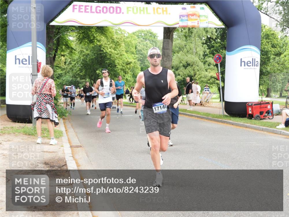 29.06.2025 - hella hamburg halbmarathon MichiJ http://msf.ph/oto/8243239 29.06.2025 10:50:43 Zwischen KM18-KM19 2810, 4389, 5511, 8423, 9986, 12286, 16995, 17140, 17142, 18382, 18530 meine-sportfotos.de