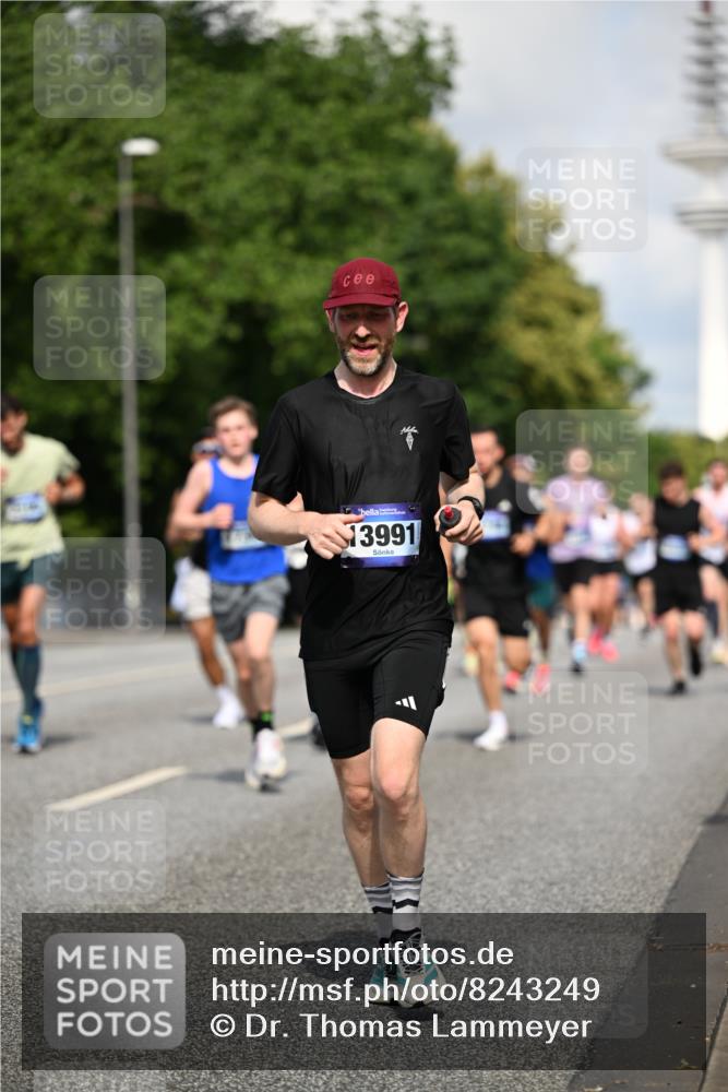 29.06.2025 - hella hamburg halbmarathon Dr. Thomas Lammeyer http://msf.ph/oto/8243249 29.06.2025 09:51:12 Kennedybrücke 1164, 1562, 1644, 2196, 2296, 2404, 3783, 4602, 5092, 5923, 8362, 8901, 9178, 9944, 10384, 10968, 11202, 11227 meine-sportfotos.de