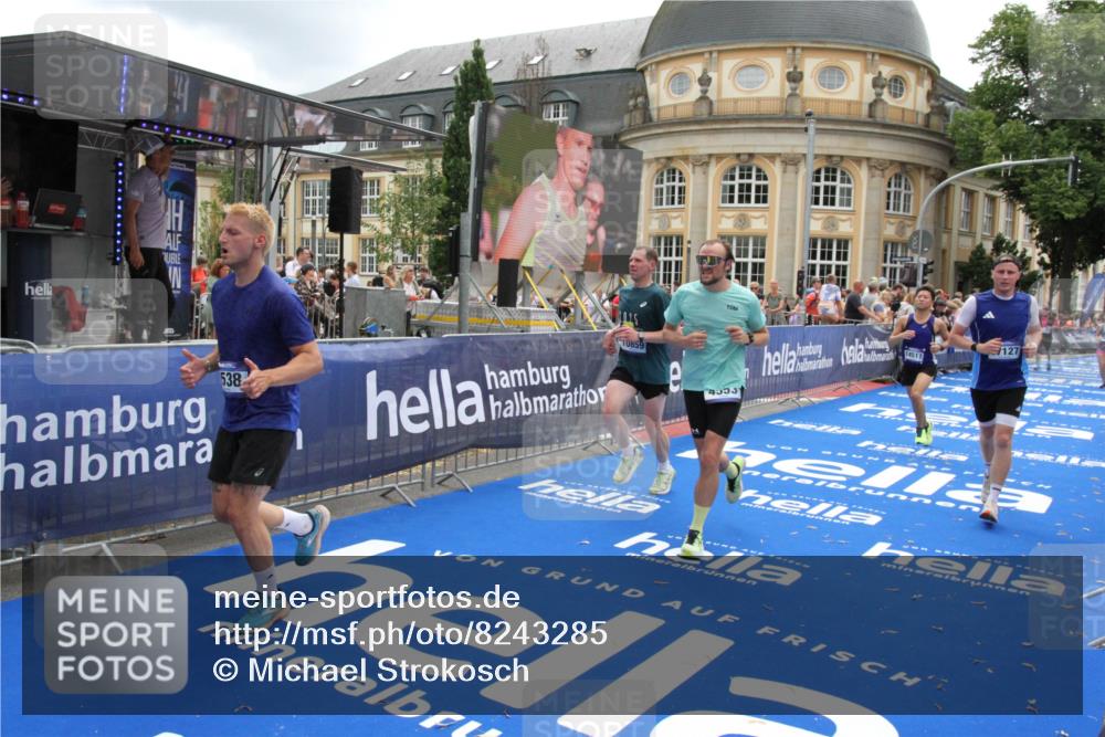 29.06.2025 - hella hamburg halbmarathon Michael Strokosch http://msf.ph/oto/8243285 29.06.2025 10:48:43 Ziel 2442, 4553, 5421, 9538, 10859, 14511, 15384, 15573, 17127 meine-sportfotos.de