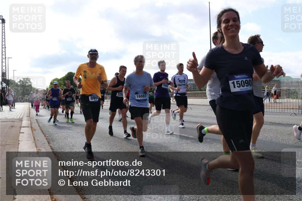 29.06.2025 - hella hamburg halbmarathon Lena Gebhardt http://msf.ph/oto/8243301 29.06.2025 09:56:27 Lombardsbrücke 1061, 1257, 1452, 1460, 1496, 1499, 1502, 1507, 1592, 1628, 1689, 1877, 2013, 2058, 2082, 2083, 2208, 2250, 2260, 2378, 2504, 2771, 2864, 2953, 2996, 3060, 3256, 3296, 4065, 4077, 4404, 4557, 4711, 4833, 5482, 5600, 5607, 5978, 6115, 6134, 6168, 6286, 6511, 6512, 6561, 6562, 7178, 7332, 7383, 7475, 7583, 7943, 8261, 8335, 8361, 8514, 8587, 8618, 8968, 8989, 8996, 9246, 9537, 9597, 9638, 10596 meine-sportfotos.de