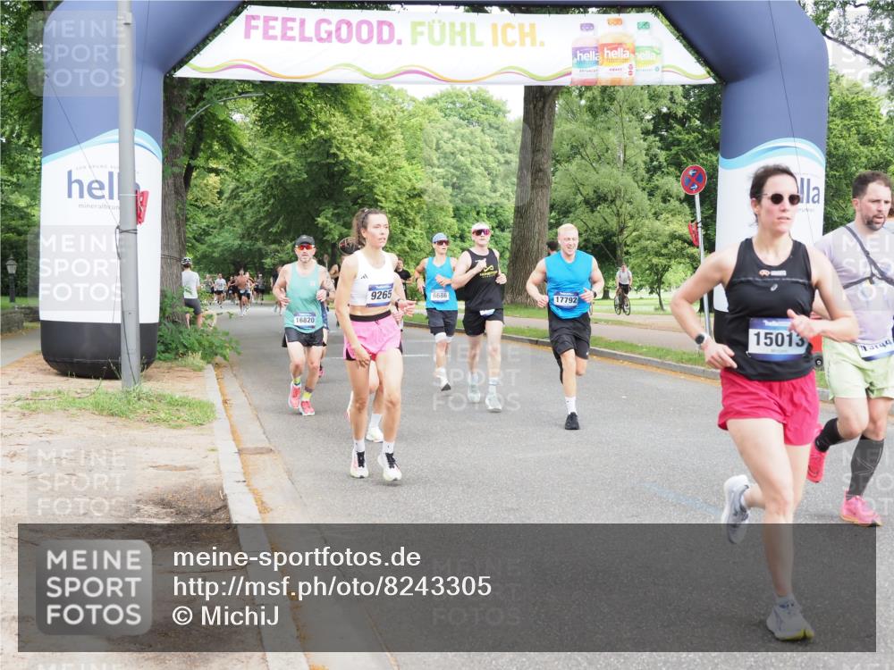 29.06.2025 - hella hamburg halbmarathon MichiJ http://msf.ph/oto/8243305 29.06.2025 10:27:56 Zwischen KM18-KM19 1343, 1803, 2563, 3282, 3547, 6686, 7622, 9265, 11619, 12091, 14204, 14311, 15013, 15094, 15744, 15866, 16820, 17215, 17360, 17792, 18547, 18734 meine-sportfotos.de