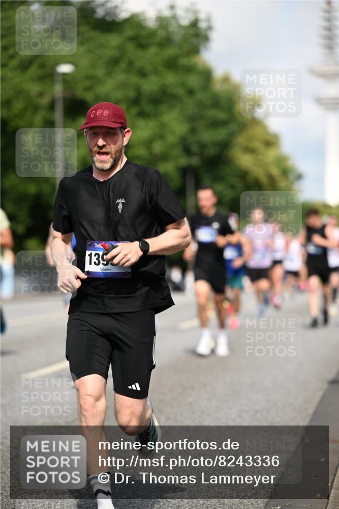 29.06.2025 - hella hamburg halbmarathon Dr. Thomas Lammeyer http://msf.ph/oto/8243336 29.06.2025 09:51:12 Kennedybrücke 1164, 1562, 1644, 2196, 2296, 2404, 3783, 4602, 5092, 5923, 8362, 8901, 9178, 9944, 10384, 10968, 11202, 11227 meine-sportfotos.de