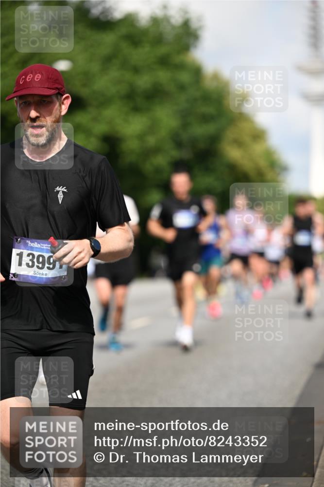 29.06.2025 - hella hamburg halbmarathon Dr. Thomas Lammeyer http://msf.ph/oto/8243352 29.06.2025 09:51:13 Kennedybrücke 1164, 1562, 1644, 2196, 2296, 2404, 3783, 4602, 5092, 5923, 6990, 8362, 8901, 9178, 9944, 10384, 10968, 11202, 11227 meine-sportfotos.de