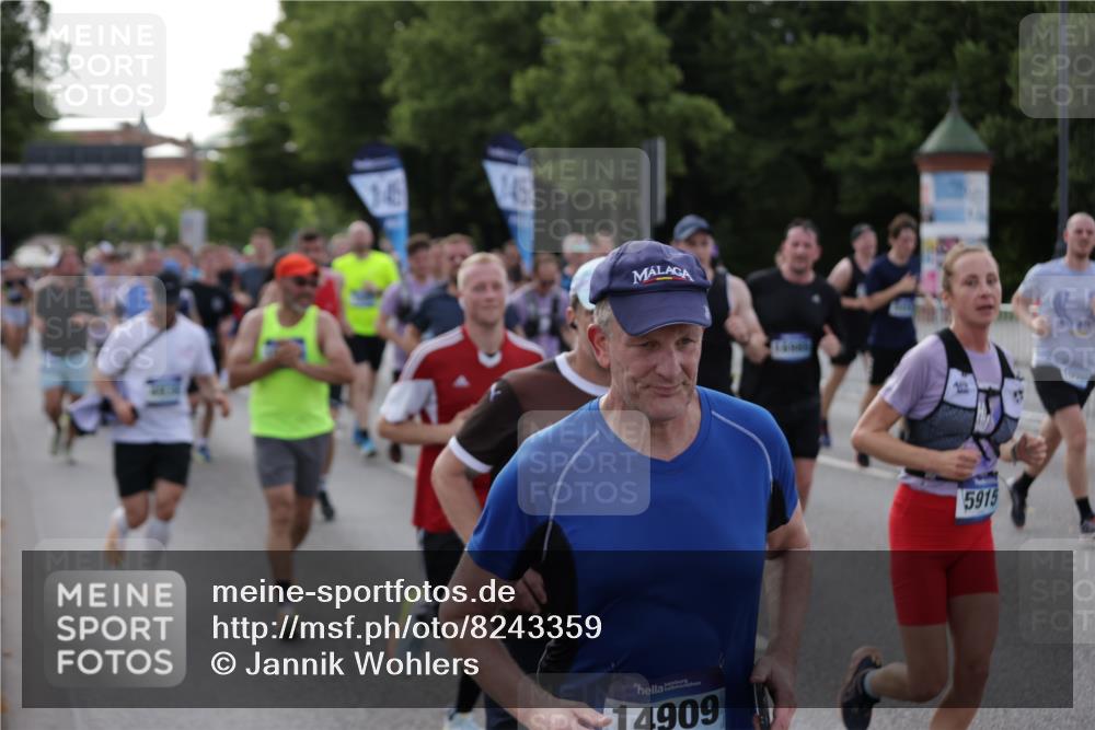 29.06.2025 - hella hamburg halbmarathon Jannik Wohlers http://msf.ph/oto/8243359 29.06.2025 09:55:06 Lombardsbrücke 1120, 1151, 1683, 1696, 1706, 1884, 1976, 2207, 2287, 2411, 2706, 2708, 2718, 3087, 3213, 3435, 3747, 3985, 4088, 4093, 4189, 4847, 4890, 4938, 5102, 5421, 5459, 5708, 5915, 6054, 6158, 6421, 6532, 6662, 6691, 6836, 7052, 7312, 8139, 8153, 8205, 8216, 8218, 8302, 8454, 8577, 8720, 8856, 8899, 8927, 9386, 9529, 9649, 9720, 9786, 9934, 10053, 10115, 10184, 10423, 10988, 11309, 11340, 11356, 12149, 12171, 12321, 12450, 12519, 12533, 12891, 13233, 13289, 13570, 13996, 14045 meine-sportfotos.de