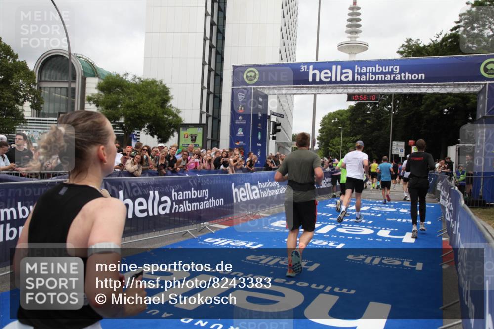 29.06.2025 - hella hamburg halbmarathon Michael Strokosch http://msf.ph/oto/8243383 29.06.2025 10:56:09 Ziel 1180, 3042, 3058, 4594, 4813, 5492, 5570, 7594, 8330, 12545, 16176, 17640, 17642, 18212 meine-sportfotos.de