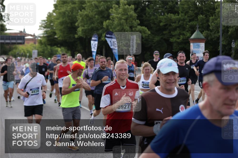 29.06.2025 - hella hamburg halbmarathon Jannik Wohlers http://msf.ph/oto/8243389 29.06.2025 09:55:07 Lombardsbrücke 1120, 1151, 1696, 1706, 1884, 1976, 2207, 2287, 2411, 2706, 2708, 2718, 3087, 3213, 3435, 3985, 4088, 4093, 4189, 4847, 4890, 4938, 5102, 5421, 5459, 5708, 5915, 6009, 6054, 6158, 6421, 6532, 6662, 6691, 7312, 8139, 8153, 8205, 8216, 8218, 8302, 8454, 8577, 8720, 8856, 8899, 8927, 9386, 9529, 9649, 9720, 9786, 9934, 10053, 10115, 10184, 10423, 10988, 11309, 11340, 11356, 12149, 12171, 12450, 12519, 12533, 12891, 13233, 13289, 13570, 13894, 13996, 14045 meine-sportfotos.de