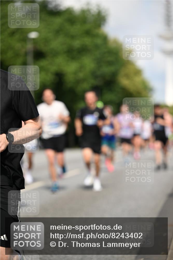 29.06.2025 - hella hamburg halbmarathon Dr. Thomas Lammeyer http://msf.ph/oto/8243402 29.06.2025 09:51:13 Kennedybrücke 1164, 1562, 1644, 2196, 2296, 2404, 3783, 4602, 5092, 5923, 6990, 8362, 8901, 9178, 9944, 10384, 10968, 11202, 11227 meine-sportfotos.de