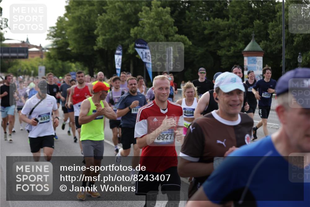 29.06.2025 - hella hamburg halbmarathon Jannik Wohlers http://msf.ph/oto/8243407 29.06.2025 09:55:07 Lombardsbrücke 1120, 1151, 1696, 1706, 1884, 1976, 2207, 2287, 2411, 2706, 2708, 2718, 3087, 3213, 3435, 3985, 4088, 4093, 4189, 4847, 4890, 4938, 5102, 5421, 5459, 5708, 5915, 6009, 6054, 6158, 6421, 6532, 6662, 6691, 7312, 8139, 8153, 8205, 8216, 8218, 8302, 8454, 8577, 8720, 8856, 8899, 8927, 9386, 9529, 9649, 9720, 9786, 9934, 10053, 10115, 10184, 10423, 10988, 11309, 11340, 11356, 12149, 12171, 12450, 12519, 12533, 12891, 13233, 13289, 13570, 13894, 13996, 14045 meine-sportfotos.de