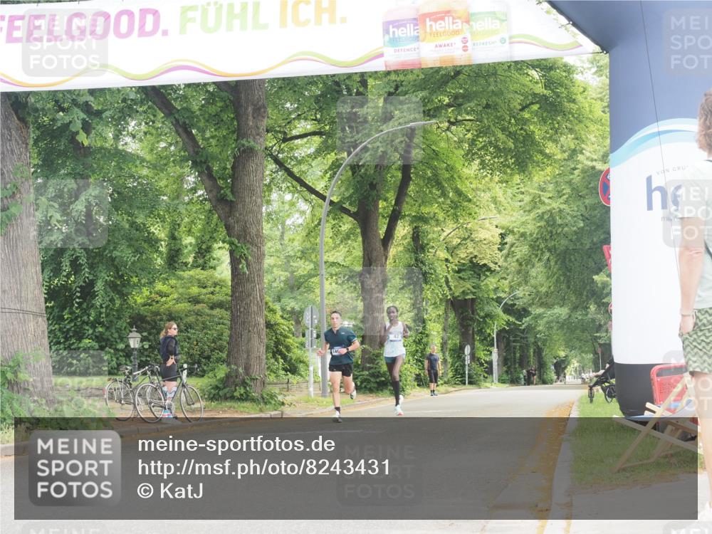 29.06.2025 - hella hamburg halbmarathon KatJ http://msf.ph/oto/8243431 29.06.2025 10:05:02 Zwischen KM18-KM19  meine-sportfotos.de