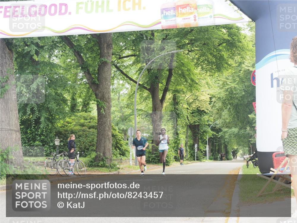 29.06.2025 - hella hamburg halbmarathon KatJ http://msf.ph/oto/8243457 29.06.2025 10:05:02 Zwischen KM18-KM19  meine-sportfotos.de