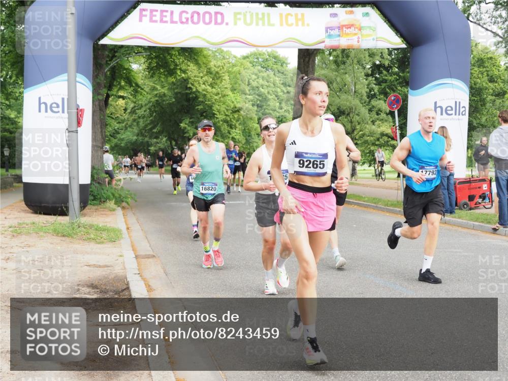 29.06.2025 - hella hamburg halbmarathon MichiJ http://msf.ph/oto/8243459 29.06.2025 10:27:57 Zwischen KM18-KM19 1343, 1803, 2563, 3282, 3547, 6686, 9265, 11619, 12091, 14204, 14311, 15013, 15094, 15744, 16820, 17215, 17360, 17792, 18285 meine-sportfotos.de