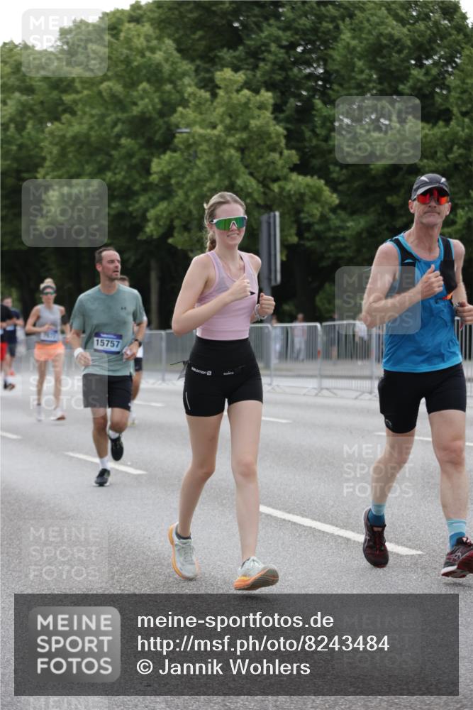 29.06.2025 - hella hamburg halbmarathon Jannik Wohlers http://msf.ph/oto/8243484 29.06.2025 10:30:07 Lombardsbrücke 1647, 2754, 2755, 2901, 4575, 4819, 6344, 7071, 10880, 11984, 12350, 12460, 12461, 12687, 12688, 14421, 15757, 15789, 15938, 16504, 16791, 16864, 18860 meine-sportfotos.de