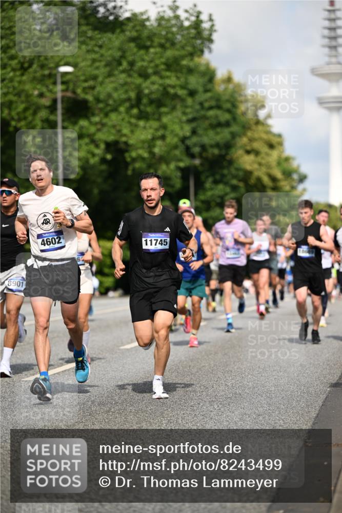 29.06.2025 - hella hamburg halbmarathon Dr. Thomas Lammeyer http://msf.ph/oto/8243499 29.06.2025 09:51:14 Kennedybrücke 1164, 1562, 1644, 2196, 2296, 2404, 3783, 4602, 5092, 5923, 6990, 8362, 8901, 9178, 9944, 10384, 10968, 11202, 11227 meine-sportfotos.de