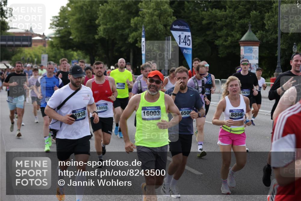 29.06.2025 - hella hamburg halbmarathon Jannik Wohlers http://msf.ph/oto/8243500 29.06.2025 09:55:08 Lombardsbrücke 1120, 1151, 1696, 1706, 1884, 1976, 2284, 2411, 2706, 2708, 2718, 3087, 3213, 3399, 3435, 3985, 4088, 4093, 4189, 4847, 4890, 4938, 5421, 5459, 5708, 5915, 6009, 6054, 6421, 6532, 6662, 6691, 7312, 8139, 8153, 8205, 8216, 8218, 8302, 8454, 8577, 8720, 8856, 8899, 8927, 9386, 9491, 9529, 9649, 9720, 9786, 9934, 10053, 10115, 10184, 10423, 10988, 11309, 11340, 11356, 11819, 12149, 12171, 12450, 12519, 12533, 12891, 13233, 13289, 13570, 13799, 13894, 13996, 14045 meine-sportfotos.de