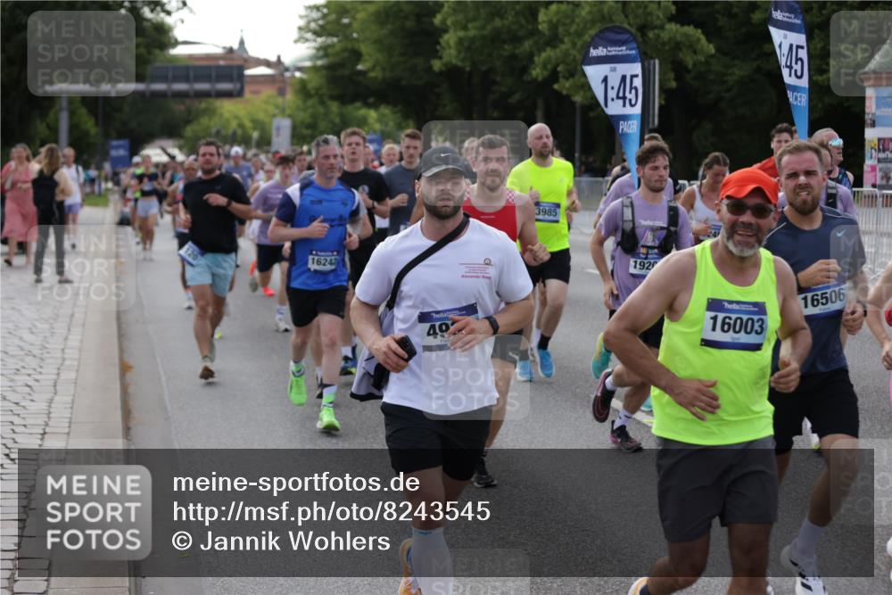 29.06.2025 - hella hamburg halbmarathon Jannik Wohlers http://msf.ph/oto/8243545 29.06.2025 09:55:08 Lombardsbrücke 1120, 1151, 1696, 1706, 1884, 1976, 2284, 2411, 2706, 2708, 2718, 3087, 3213, 3399, 3435, 3985, 4088, 4093, 4189, 4847, 4890, 4938, 5421, 5459, 5708, 5915, 6009, 6054, 6421, 6532, 6662, 6691, 7312, 8139, 8153, 8205, 8216, 8218, 8302, 8454, 8577, 8720, 8856, 8899, 8927, 9386, 9491, 9529, 9649, 9720, 9786, 9934, 10053, 10115, 10184, 10423, 10988, 11309, 11340, 11356, 11819, 12149, 12171, 12450, 12519, 12533, 12891, 13233, 13289, 13570, 13799, 13894, 13996, 14045 meine-sportfotos.de