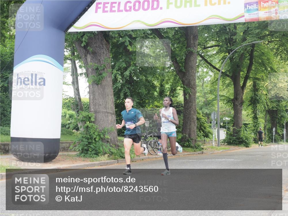 29.06.2025 - hella hamburg halbmarathon KatJ http://msf.ph/oto/8243560 29.06.2025 10:05:05 Zwischen KM18-KM19 42 meine-sportfotos.de