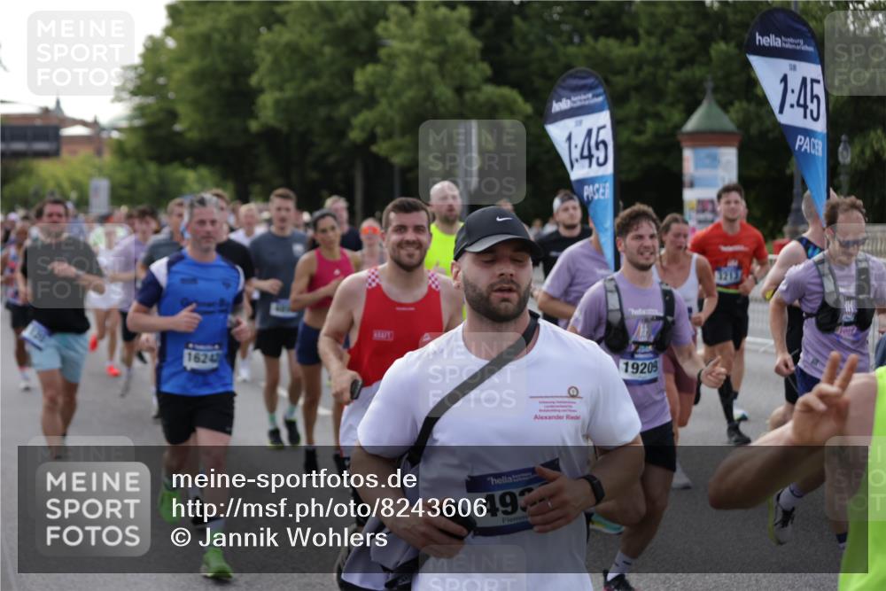 29.06.2025 - hella hamburg halbmarathon Jannik Wohlers http://msf.ph/oto/8243606 29.06.2025 09:55:09 Lombardsbrücke 1120, 1151, 1630, 1706, 1884, 1976, 2284, 2706, 2708, 2718, 3087, 3213, 3399, 3654, 3985, 4088, 4345, 4847, 4890, 4938, 5421, 5459, 5708, 5915, 6009, 6054, 6421, 6532, 6691, 7269, 7312, 8139, 8153, 8205, 8216, 8218, 8302, 8454, 8577, 8720, 8856, 8899, 8927, 9386, 9491, 9529, 9720, 9786, 9934, 10115, 10184, 10988, 11309, 11340, 11356, 11819, 12149, 12171, 12450, 12519, 12533, 12891, 13233, 13289, 13570, 13799, 13894, 13996, 14045 meine-sportfotos.de