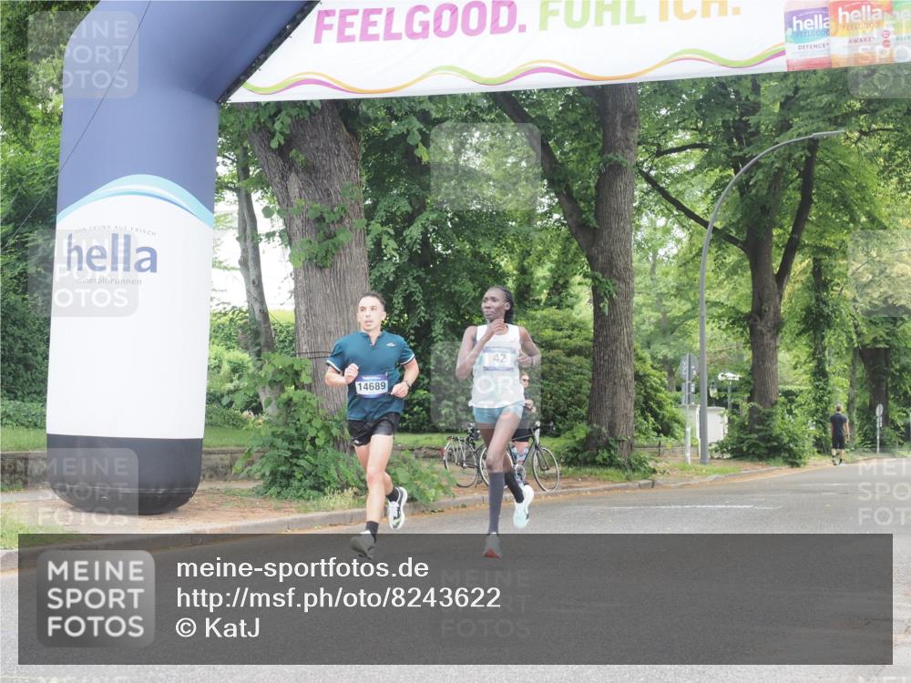 29.06.2025 - hella hamburg halbmarathon KatJ http://msf.ph/oto/8243622 29.06.2025 10:05:05 Zwischen KM18-KM19 42 meine-sportfotos.de