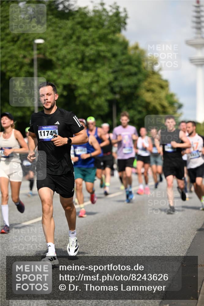 29.06.2025 - hella hamburg halbmarathon Dr. Thomas Lammeyer http://msf.ph/oto/8243626 29.06.2025 09:51:15 Kennedybrücke 1164, 1562, 1644, 2196, 2296, 3783, 4602, 5092, 5923, 6990, 8362, 8901, 9178, 9944, 10384, 10968, 11202, 11227 meine-sportfotos.de