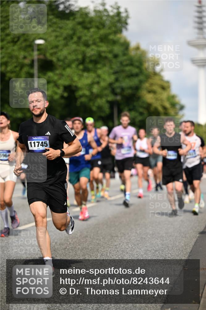 29.06.2025 - hella hamburg halbmarathon Dr. Thomas Lammeyer http://msf.ph/oto/8243644 29.06.2025 09:51:15 Kennedybrücke 1164, 1562, 1644, 2196, 2296, 3783, 4602, 5092, 5923, 6990, 8362, 8901, 9178, 9944, 10384, 10968, 11202, 11227 meine-sportfotos.de