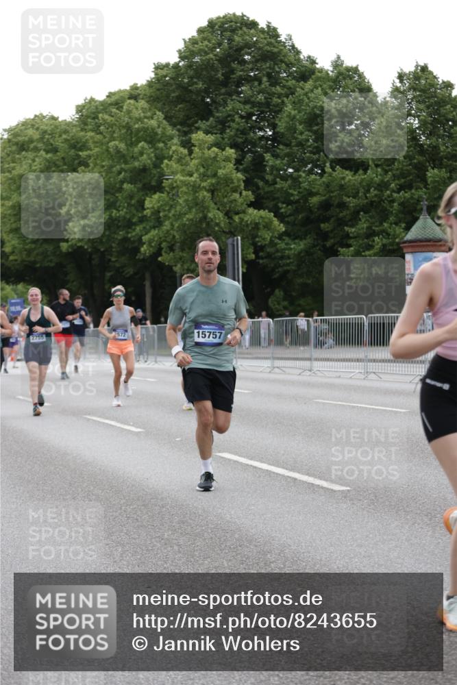 29.06.2025 - hella hamburg halbmarathon Jannik Wohlers http://msf.ph/oto/8243655 29.06.2025 10:30:08 Lombardsbrücke 1647, 2754, 2755, 4575, 4819, 6344, 7071, 7120, 10880, 11984, 12460, 12461, 12687, 12688, 14421, 15757, 15789, 15938, 16504, 16791, 16864, 18362, 18795, 18860 meine-sportfotos.de