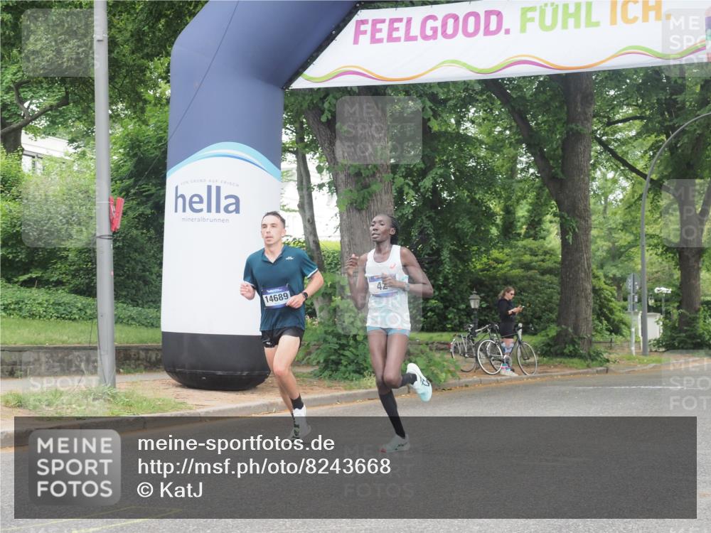29.06.2025 - hella hamburg halbmarathon KatJ http://msf.ph/oto/8243668 29.06.2025 10:05:06 Zwischen KM18-KM19 42 meine-sportfotos.de