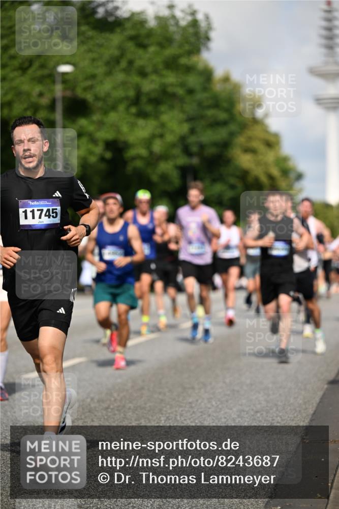 29.06.2025 - hella hamburg halbmarathon Dr. Thomas Lammeyer http://msf.ph/oto/8243687 29.06.2025 09:51:15 Kennedybrücke 1164, 1562, 1644, 2196, 2296, 3783, 4602, 5092, 5923, 6990, 8362, 8901, 9178, 9944, 10384, 10968, 11202, 11227 meine-sportfotos.de