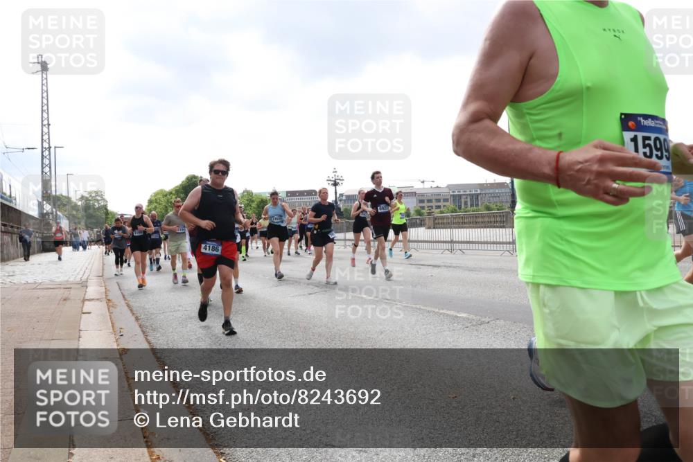 29.06.2025 - hella hamburg halbmarathon Lena Gebhardt http://msf.ph/oto/8243692 29.06.2025 10:45:25 Lombardsbrücke 1024, 1033, 1060, 1085, 1685, 1713, 1798, 2007, 2008, 2216, 2217, 2550, 2657, 2664, 2779, 2973, 3160, 3164, 3357, 3377, 3879, 3993, 4099, 4102, 4186, 4224, 4306, 4337, 4504, 4820, 4851, 5044, 5099, 5108, 5190, 5339, 5636, 5949, 6150, 6509, 6763, 6788, 6911, 6922, 6980, 7283, 7530, 7541, 7699, 7859, 7912, 8594, 8605, 8745, 8762, 8907, 9620, 10030, 10182, 10225, 10562, 10566, 10707, 11314, 12198, 12332, 12334, 12394 meine-sportfotos.de