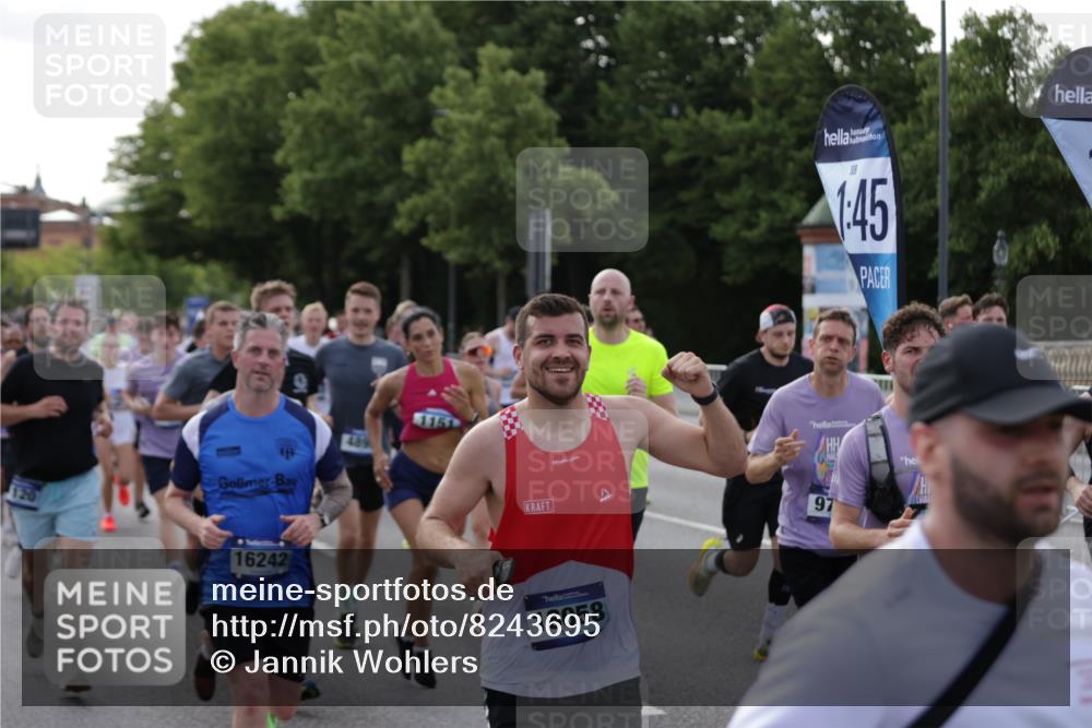 29.06.2025 - hella hamburg halbmarathon Jannik Wohlers http://msf.ph/oto/8243695 29.06.2025 09:55:09 Lombardsbrücke 1120, 1151, 1630, 1706, 1884, 1976, 2284, 2706, 2708, 2718, 3087, 3213, 3399, 3654, 3985, 4088, 4345, 4847, 4890, 4938, 5421, 5459, 5708, 5915, 6009, 6054, 6421, 6532, 6691, 7269, 7312, 8139, 8153, 8205, 8216, 8218, 8302, 8454, 8577, 8720, 8856, 8899, 8927, 9386, 9491, 9529, 9720, 9786, 9934, 10115, 10184, 10988, 11309, 11340, 11356, 11819, 12149, 12171, 12450, 12519, 12533, 12891, 13233, 13289, 13570, 13799, 13894, 13996, 14045 meine-sportfotos.de