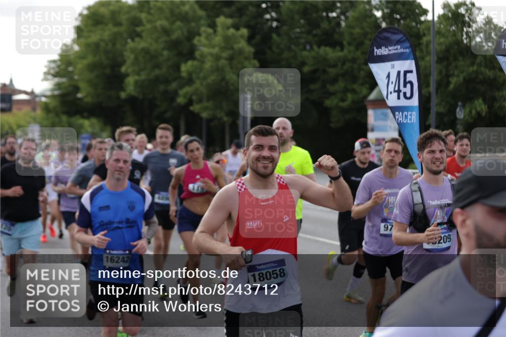 29.06.2025 - hella hamburg halbmarathon Jannik Wohlers http://msf.ph/oto/8243712 29.06.2025 09:55:09 Lombardsbrücke 1120, 1151, 1630, 1706, 1884, 1976, 2284, 2706, 2708, 2718, 3087, 3213, 3399, 3654, 3985, 4088, 4345, 4847, 4890, 4938, 5421, 5459, 5708, 5915, 6009, 6054, 6421, 6532, 6691, 7269, 7312, 8139, 8153, 8205, 8216, 8218, 8302, 8454, 8577, 8720, 8856, 8899, 8927, 9386, 9491, 9529, 9720, 9786, 9934, 10115, 10184, 10988, 11309, 11340, 11356, 11819, 12149, 12171, 12450, 12519, 12533, 12891, 13233, 13289, 13570, 13799, 13894, 13996, 14045 meine-sportfotos.de