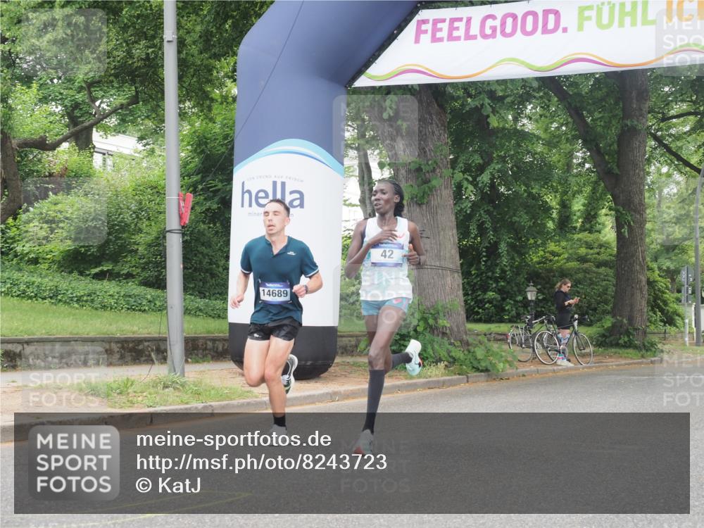 29.06.2025 - hella hamburg halbmarathon KatJ http://msf.ph/oto/8243723 29.06.2025 10:05:06 Zwischen KM18-KM19 42 meine-sportfotos.de