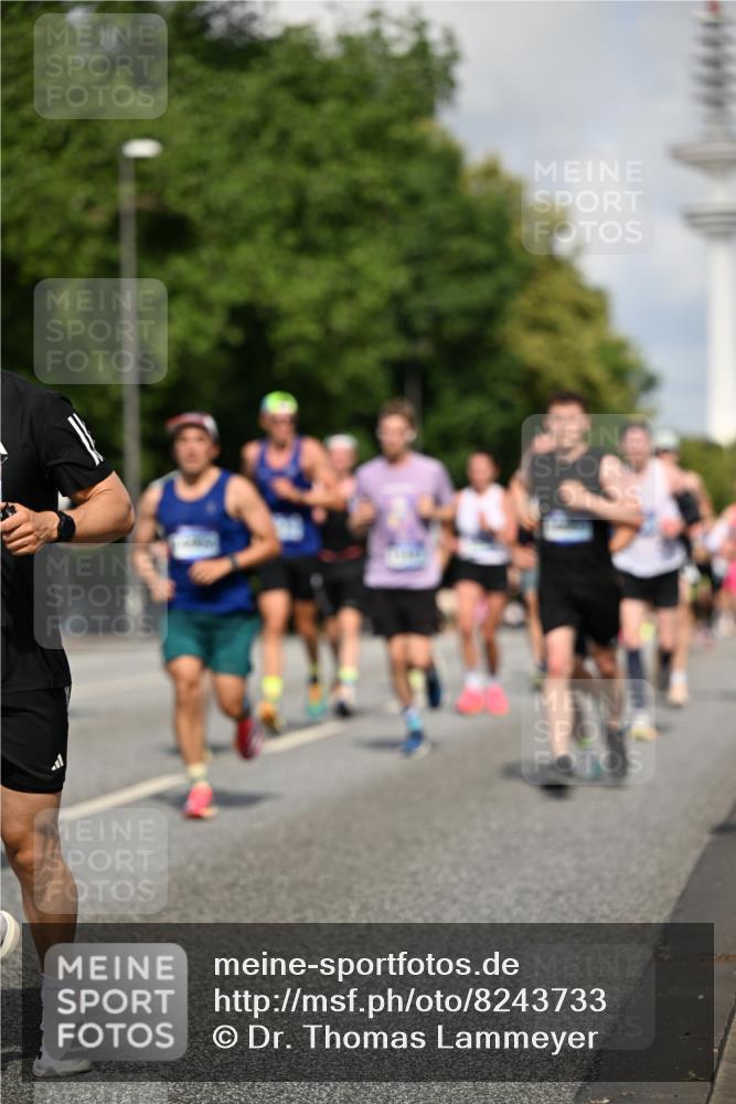 29.06.2025 - hella hamburg halbmarathon Dr. Thomas Lammeyer http://msf.ph/oto/8243733 29.06.2025 09:51:15 Kennedybrücke 1164, 1562, 1644, 2196, 2296, 3783, 4602, 5092, 5923, 6990, 8362, 8901, 9178, 9944, 10384, 10968, 11202, 11227 meine-sportfotos.de
