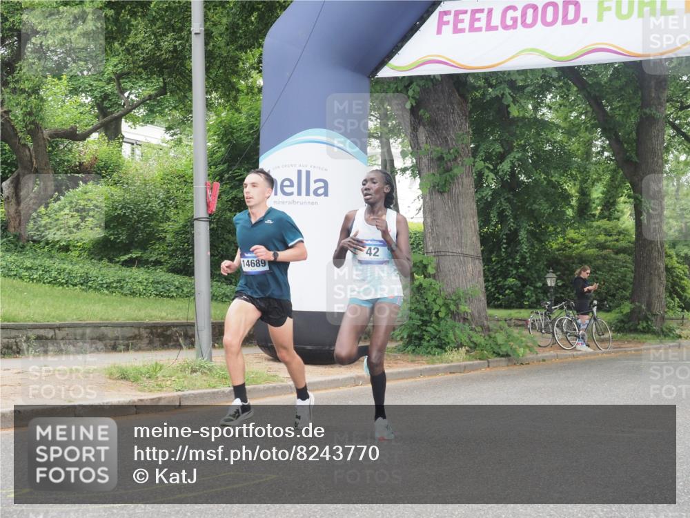 29.06.2025 - hella hamburg halbmarathon KatJ http://msf.ph/oto/8243770 29.06.2025 10:05:06 Zwischen KM18-KM19 42 meine-sportfotos.de
