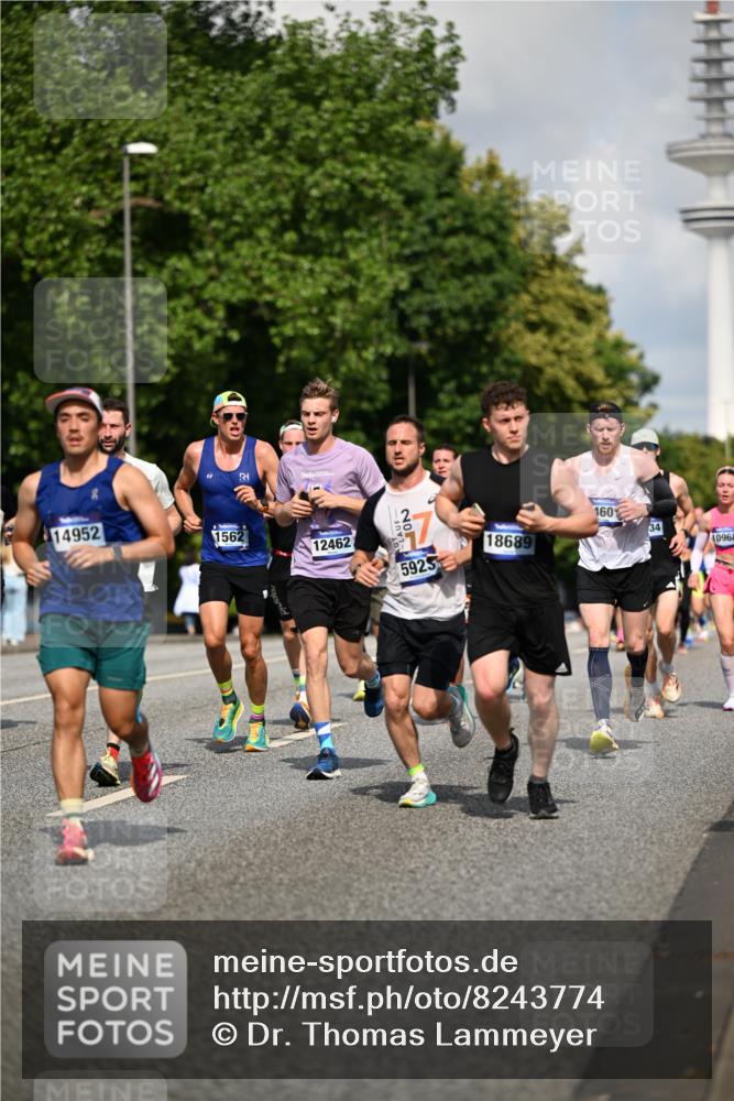 29.06.2025 - hella hamburg halbmarathon Dr. Thomas Lammeyer http://msf.ph/oto/8243774 29.06.2025 09:51:16 Kennedybrücke 1164, 1562, 1644, 2196, 2296, 3783, 4602, 5092, 5923, 6990, 8362, 8901, 9178, 9944, 10384, 10968, 11202, 11227 meine-sportfotos.de