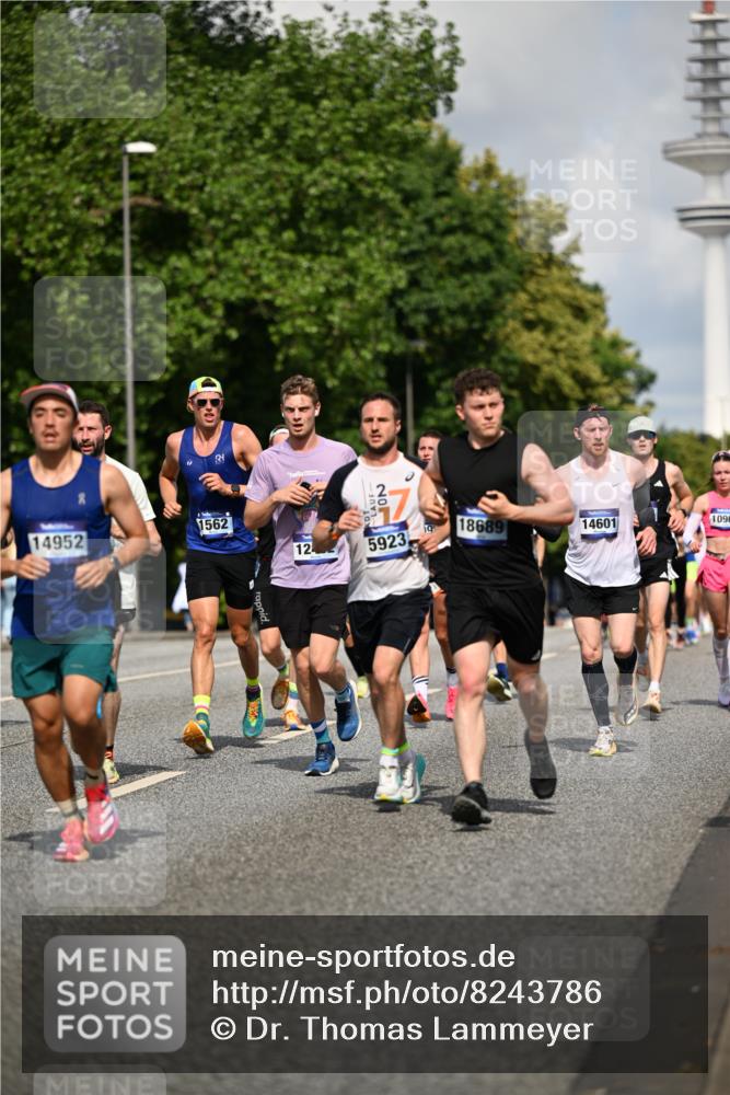 29.06.2025 - hella hamburg halbmarathon Dr. Thomas Lammeyer http://msf.ph/oto/8243786 29.06.2025 09:51:16 Kennedybrücke 1164, 1562, 1644, 2196, 2296, 3783, 4602, 5092, 5923, 6990, 8362, 8901, 9178, 9944, 10384, 10968, 11202, 11227 meine-sportfotos.de