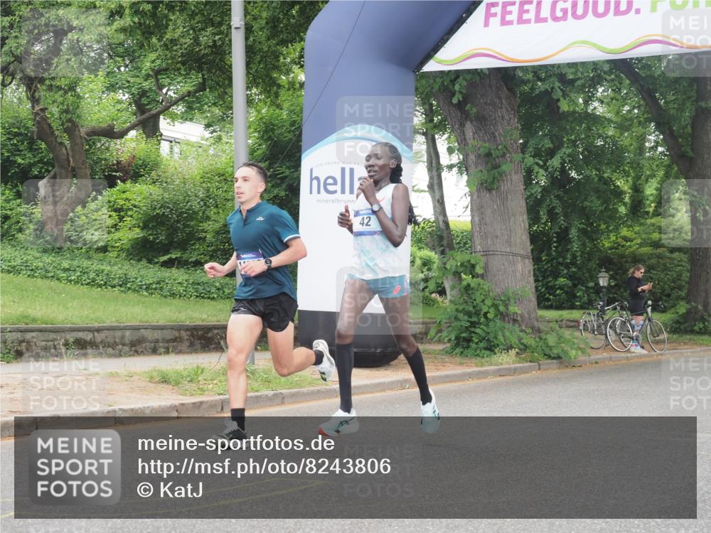 29.06.2025 - hella hamburg halbmarathon KatJ http://msf.ph/oto/8243806 29.06.2025 10:05:06 Zwischen KM18-KM19 42 meine-sportfotos.de