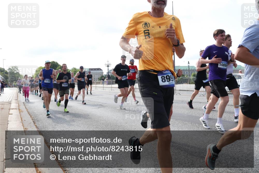 29.06.2025 - hella hamburg halbmarathon Lena Gebhardt http://msf.ph/oto/8243815 29.06.2025 09:56:28 Lombardsbrücke 1061, 1257, 1452, 1460, 1496, 1499, 1502, 1507, 1592, 1628, 1689, 1833, 1877, 2013, 2058, 2082, 2083, 2208, 2250, 2260, 2378, 2504, 2771, 2953, 2996, 3060, 3256, 3296, 4065, 4077, 4404, 4557, 4711, 4833, 5482, 5600, 5607, 5839, 5978, 6115, 6134, 6168, 6286, 6511, 6512, 6561, 6562, 7178, 7332, 7383, 7475, 7583, 7943, 8261, 8335, 8361, 8514, 8587, 8618, 8921, 8968, 8989, 8996, 9246, 9537, 9597, 9638, 10596 meine-sportfotos.de