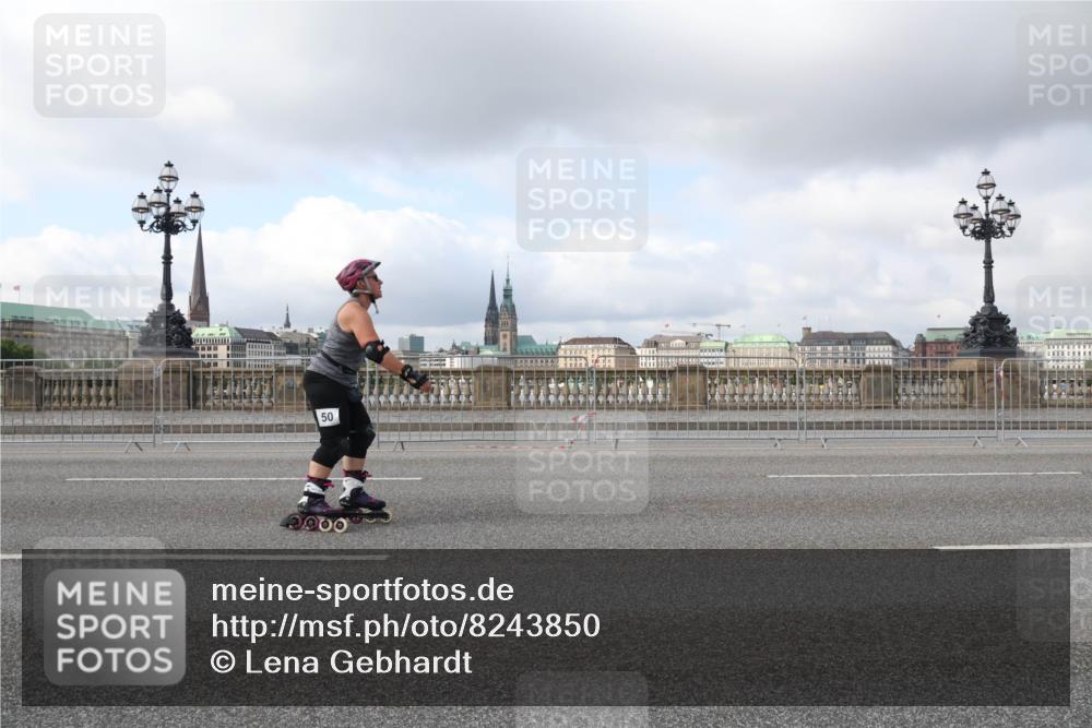 29.06.2025 - hella hamburg halbmarathon Lena Gebhardt http://msf.ph/oto/8243850 29.06.2025 09:02:28 Lombardsbrücke  meine-sportfotos.de