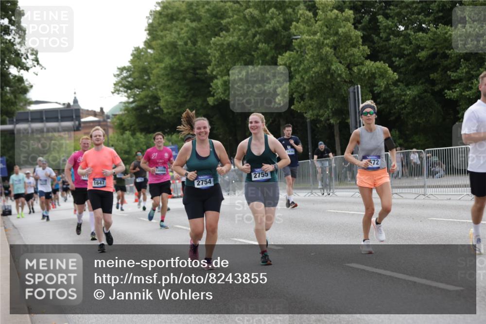 29.06.2025 - hella hamburg halbmarathon Jannik Wohlers http://msf.ph/oto/8243855 29.06.2025 10:30:10 Lombardsbrücke 1647, 2569, 2754, 2755, 4575, 4819, 6344, 7071, 7120, 11984, 12460, 12461, 12687, 12688, 14216, 14421, 15757, 15789, 15938, 16504, 16791, 16864, 18362, 18795, 18860 meine-sportfotos.de