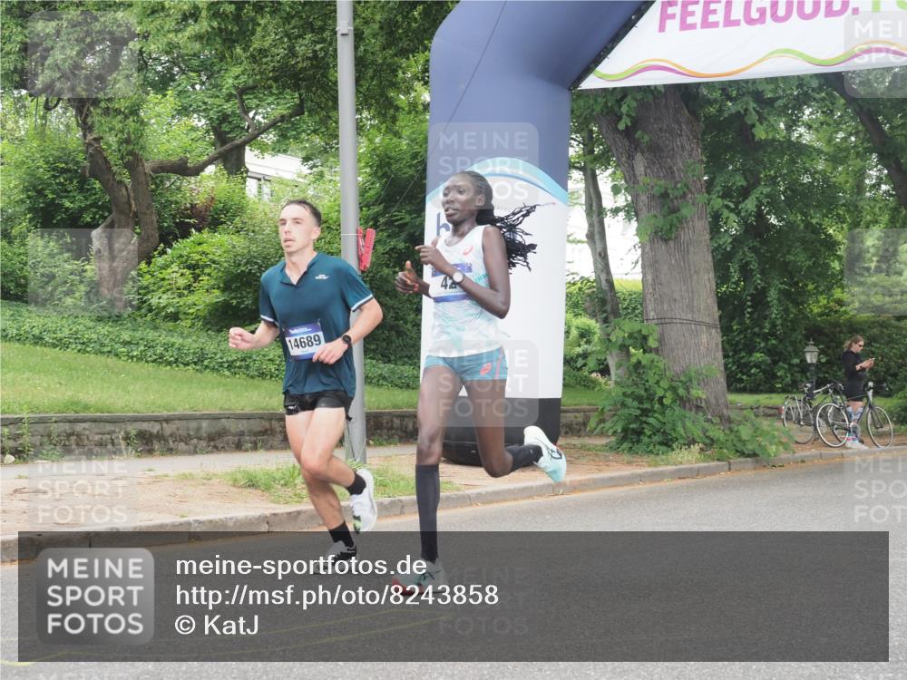 29.06.2025 - hella hamburg halbmarathon KatJ http://msf.ph/oto/8243858 29.06.2025 10:05:06 Zwischen KM18-KM19 42 meine-sportfotos.de