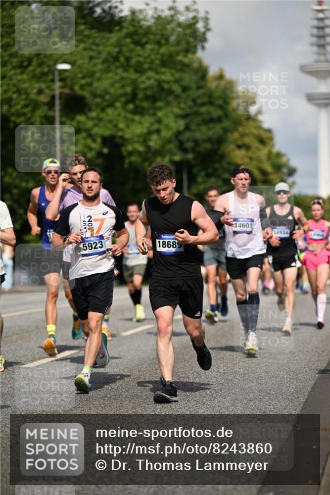 29.06.2025 - hella hamburg halbmarathon Dr. Thomas Lammeyer http://msf.ph/oto/8243860 29.06.2025 09:51:17 Kennedybrücke 1164, 1562, 1644, 1743, 2196, 2296, 3783, 4602, 5092, 5923, 6990, 8362, 8901, 9178, 9944, 10384, 10900, 10968, 11202, 11227 meine-sportfotos.de