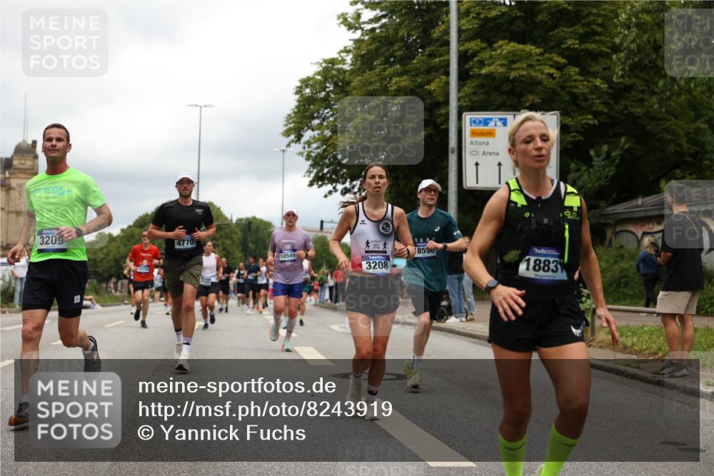 29.06.2025 - hella hamburg halbmarathon Yannick Fuchs http://msf.ph/oto/8243919 29.06.2025 10:47:33 20KM 1030, 1061, 1151, 1499, 1706, 1727, 1783, 2058, 2070, 2082, 2099, 2354, 2518, 3059, 3208, 3209, 3819, 4635, 4770, 5638, 5866, 6481, 6511, 6512, 6628, 6629, 6762, 6877, 6942, 7177, 7274, 7864, 7918, 8335, 8390, 8447, 9142, 10549, 10891, 10895, 11844, 12379, 12413, 12490, 12632, 12909, 13032, 13033, 13289, 13865, 13997, 14323, 15061, 15126, 15179, 15441, 15497, 15502, 15838, 15946, 16477, 16538, 16986, 17348, 18134, 18143, 18418, 18487, 18590 meine-sportfotos.de