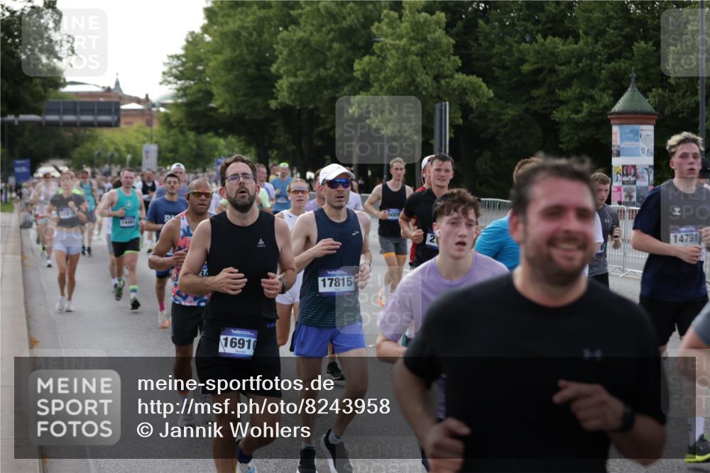 29.06.2025 - hella hamburg halbmarathon Jannik Wohlers http://msf.ph/oto/8243958 29.06.2025 09:55:12 Lombardsbrücke 1120, 1151, 1461, 1630, 1706, 1884, 1976, 2284, 2706, 2708, 2718, 3087, 3213, 3399, 3654, 3945, 3985, 4088, 4345, 4847, 4890, 4938, 5421, 5459, 5708, 5915, 6009, 6054, 6421, 6481, 6532, 6691, 7269, 7312, 7367, 8205, 8216, 8218, 8234, 8302, 8454, 8577, 8720, 8856, 8899, 8927, 8977, 9386, 9491, 9529, 9786, 9934, 10115, 10988, 11309, 11356, 11733, 11819, 11977, 12149, 12379, 12450, 12519, 12533, 12891, 13032, 13570, 13799, 13807, 13894, 13996 meine-sportfotos.de