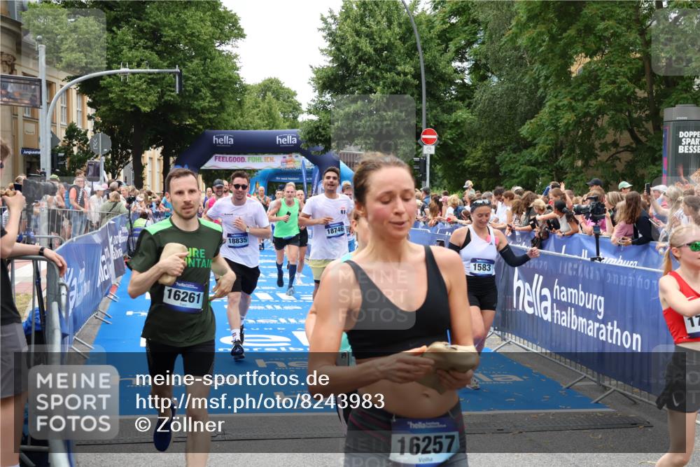 29.06.2025 - hella hamburg halbmarathon Zöllner http://msf.ph/oto/8243983 29.06.2025 10:56:38 Ziel 1583, 2083, 3413, 5721, 5744, 6416, 6759, 7037, 8311, 8542, 8652, 8744, 9562, 10093, 12509, 13863, 15145, 15407, 16261, 17259, 17268, 18340, 18746, 18835, 18899, 19120 meine-sportfotos.de