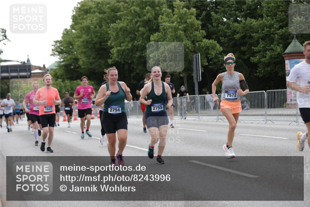 29.06.2025 - hella hamburg halbmarathon Jannik Wohlers http://msf.ph/oto/8243996 29.06.2025 10:30:11 Lombardsbrücke 1647, 2569, 2754, 2755, 3281, 4575, 4819, 6344, 7071, 7120, 11984, 12460, 12461, 12687, 12688, 14216, 14421, 15757, 15789, 15938, 16504, 16791, 16864, 18362, 18795, 18860 meine-sportfotos.de
