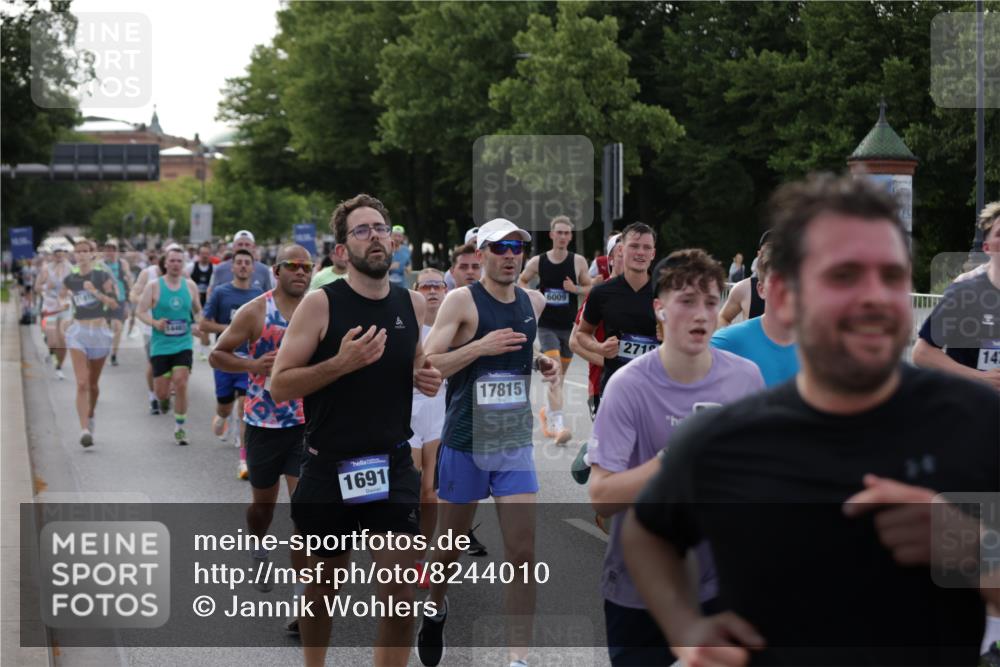 29.06.2025 - hella hamburg halbmarathon Jannik Wohlers http://msf.ph/oto/8244010 29.06.2025 09:55:12 Lombardsbrücke 1120, 1151, 1461, 1630, 1706, 1884, 1976, 2284, 2706, 2708, 2718, 3087, 3213, 3399, 3654, 3945, 3985, 4088, 4345, 4847, 4890, 4938, 5421, 5459, 5708, 5915, 6009, 6054, 6421, 6481, 6532, 6691, 7269, 7312, 7367, 8205, 8216, 8218, 8234, 8302, 8454, 8577, 8720, 8856, 8899, 8927, 8977, 9386, 9491, 9529, 9786, 9934, 10115, 10988, 11309, 11356, 11733, 11819, 11977, 12149, 12379, 12450, 12519, 12533, 12891, 13032, 13570, 13799, 13807, 13894, 13996 meine-sportfotos.de