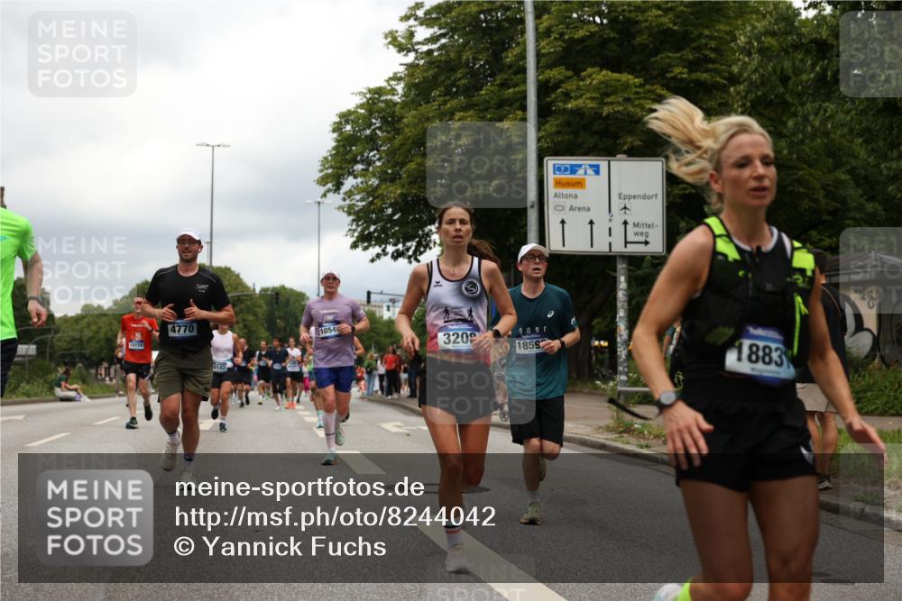29.06.2025 - hella hamburg halbmarathon Yannick Fuchs http://msf.ph/oto/8244042 29.06.2025 10:47:33 20KM 1030, 1061, 1151, 1499, 1706, 1727, 1783, 2058, 2070, 2082, 2099, 2354, 2518, 3059, 3208, 3209, 3819, 4635, 4770, 5638, 5866, 6481, 6511, 6512, 6628, 6629, 6762, 6877, 6942, 7177, 7274, 7864, 7918, 8335, 8390, 8447, 9142, 10549, 10891, 10895, 11844, 12379, 12413, 12490, 12632, 12909, 13032, 13033, 13289, 13865, 13997, 14323, 15061, 15126, 15179, 15441, 15497, 15502, 15838, 15946, 16477, 16538, 16986, 17348, 18134, 18143, 18418, 18487, 18590 meine-sportfotos.de