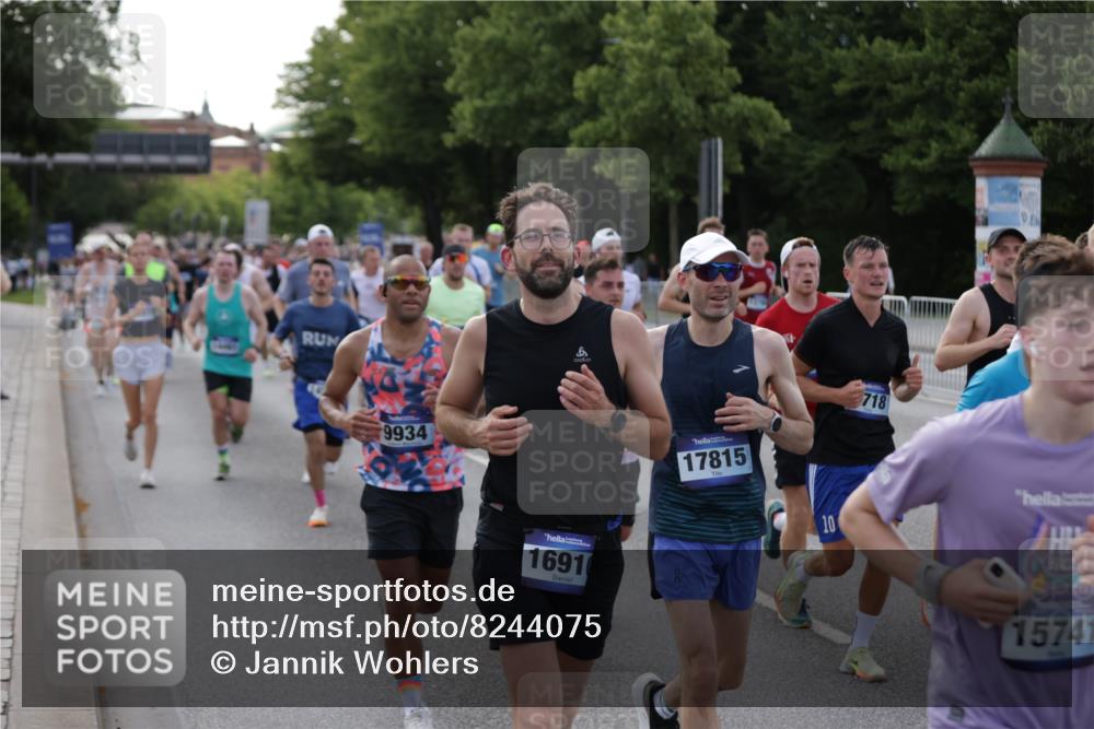 29.06.2025 - hella hamburg halbmarathon Jannik Wohlers http://msf.ph/oto/8244075 29.06.2025 09:55:12 Lombardsbrücke 1120, 1151, 1461, 1630, 1706, 1884, 1976, 2284, 2706, 2708, 2718, 3087, 3213, 3399, 3654, 3945, 3985, 4088, 4345, 4847, 4890, 4938, 5421, 5459, 5708, 5915, 6009, 6054, 6421, 6481, 6532, 6691, 7269, 7312, 7367, 8205, 8216, 8218, 8234, 8302, 8454, 8577, 8720, 8856, 8899, 8927, 8977, 9386, 9491, 9529, 9786, 9934, 10115, 10988, 11309, 11356, 11733, 11819, 11977, 12149, 12379, 12450, 12519, 12533, 12891, 13032, 13570, 13799, 13807, 13894, 13996 meine-sportfotos.de